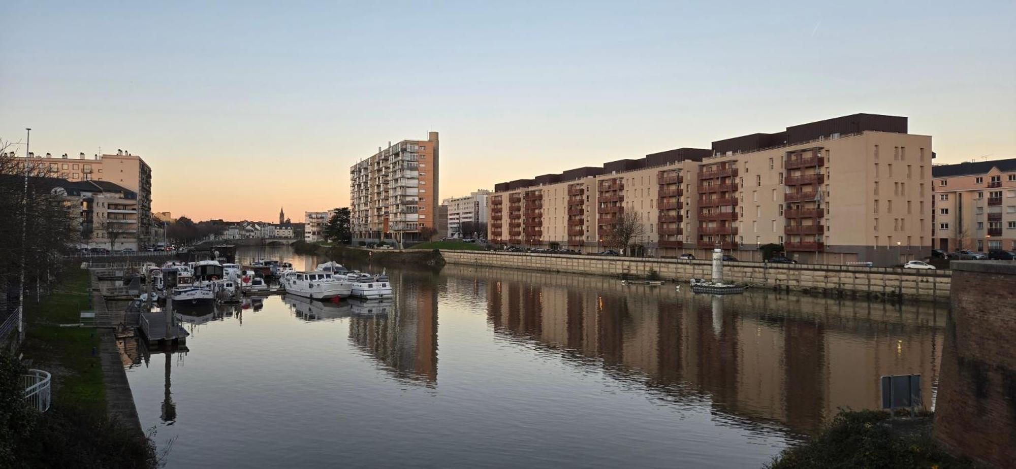 Apartamento Le Balcon D'Anatole 3Etoiles Le Mans Exterior foto